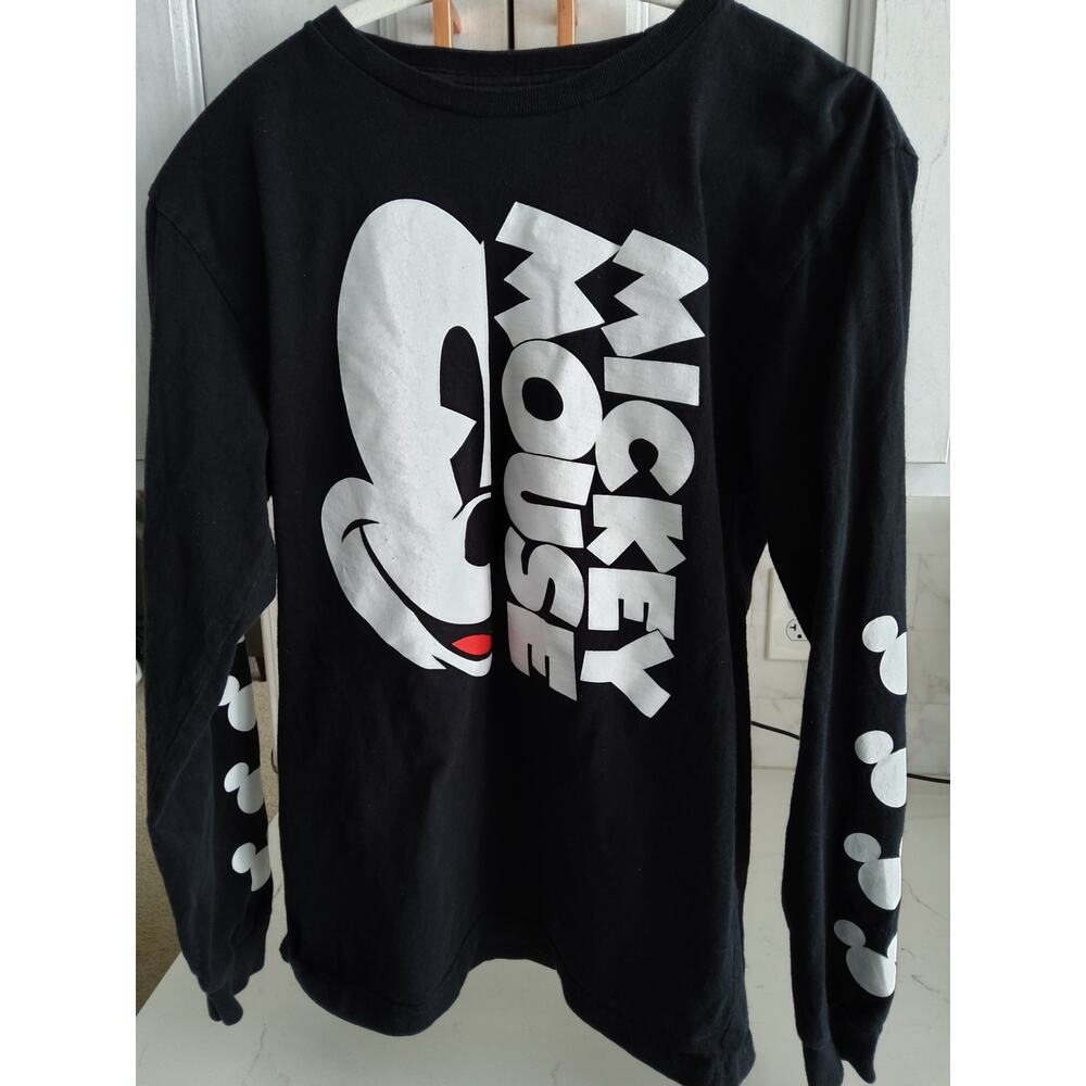 $ Disney Mickey Mouse print Vintage style long sleeve shirt 100% cotton.